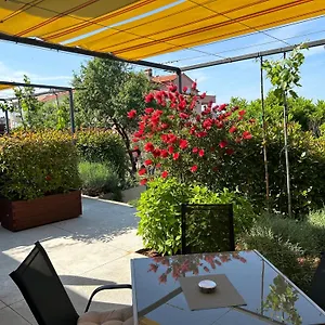Pretty Little Thing Called Teranino Apartment Pula