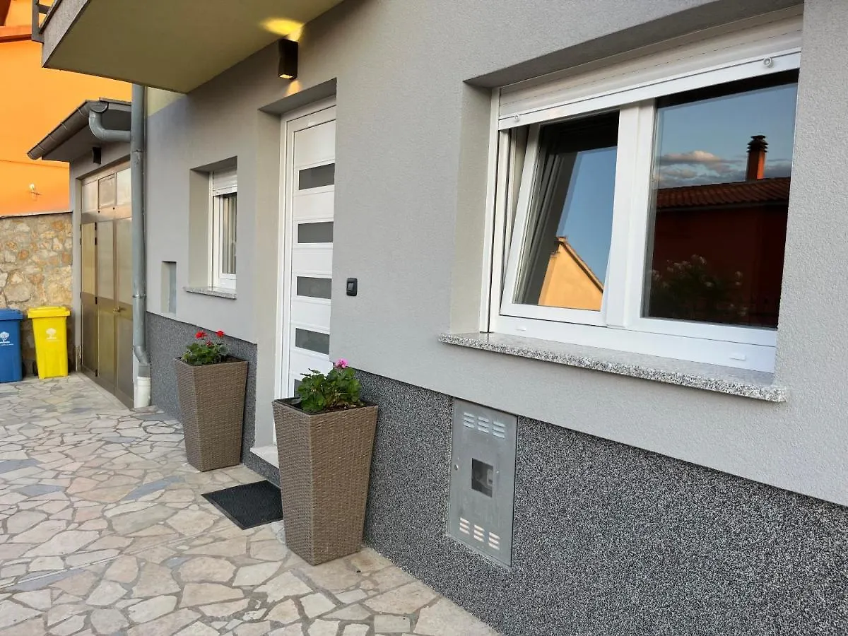 Apartment A & N With Free Private Parking Pula Kroatien